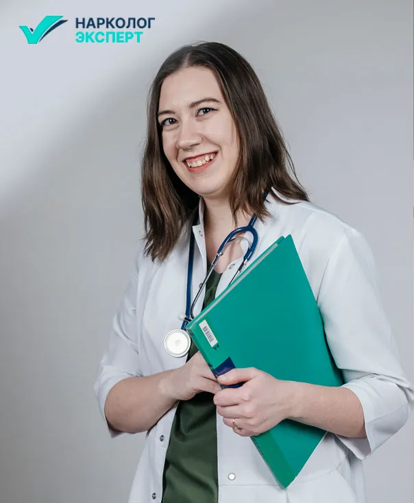 Противопоказания к кодированию с провокацией Врач с зеленой папкой