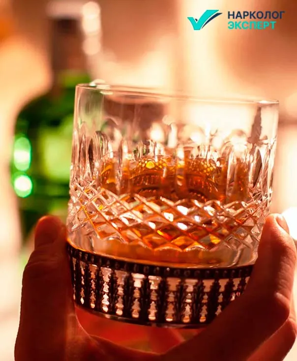 Показания к применению Вивитрола Стакан в руке